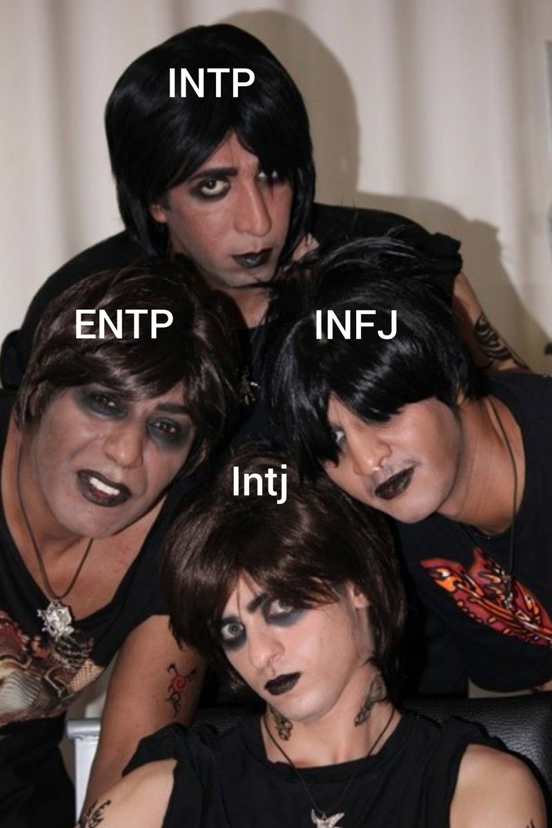 MBTI_ENTX's tweet photo. صورة جماعية ل أنماط #ENTP + #intj +#infj +#intp https://t.co/9hUZwxkwBH
