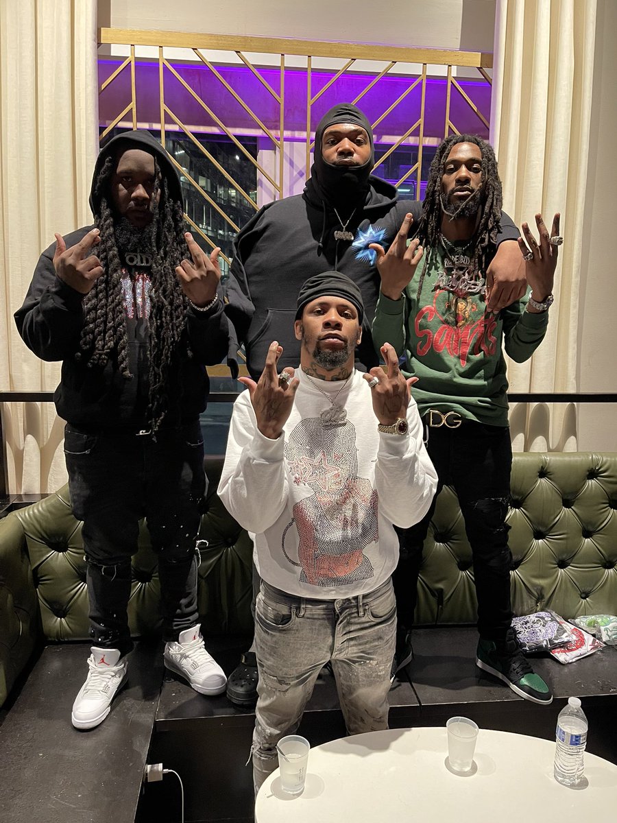 RudyCash_OTD's tweet photo. Damn Brodie You Was A Real One.. Solid One Rest In Ooze Bro #4SideLegend @_TrapSquadLal 🧛🏾♂️🛸🤞🏾 https://t.co/hBcXbYSxjk