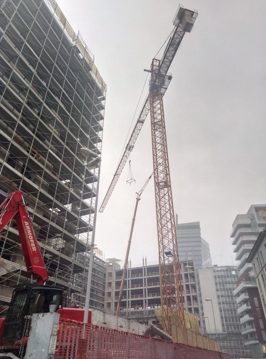 grumota's tweet photo. Quest'oggi interveniamo per manutenzione e verifica trimestrale #gru a torre. #Milano #edilizia #sicurezzalavoro https://t.co/uesmc6spMY