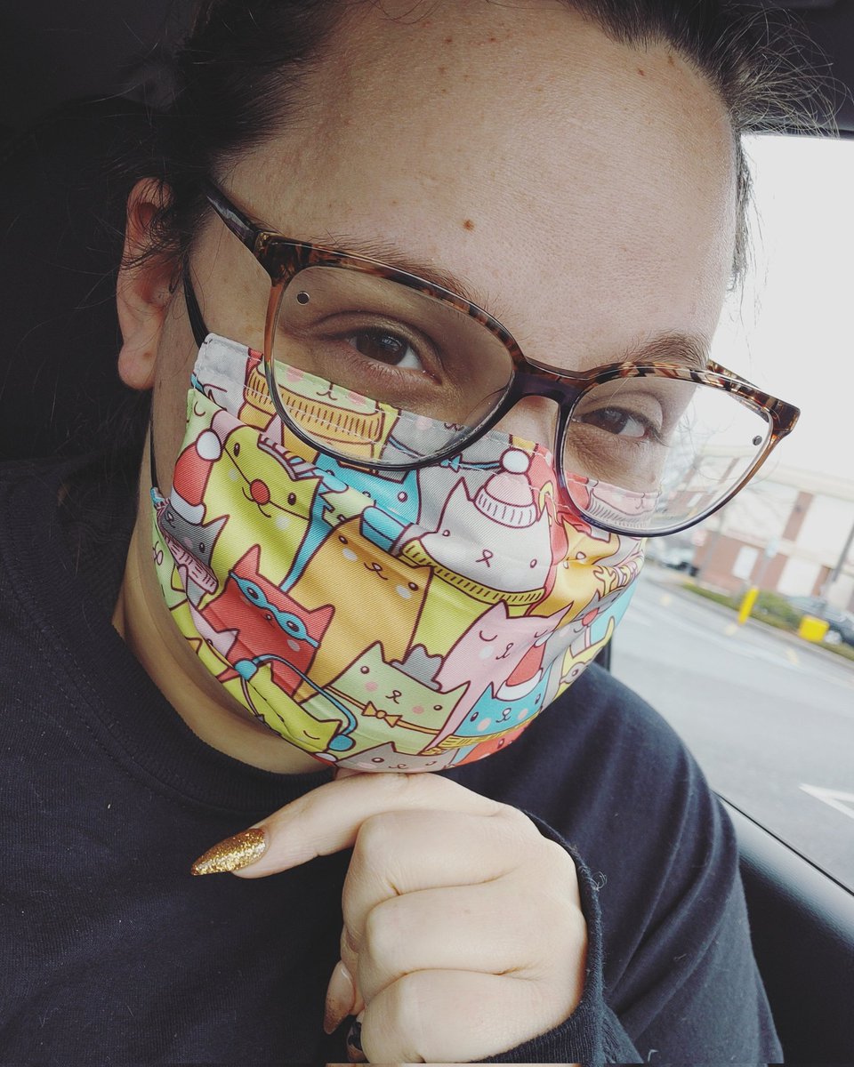 Y'all like my new mask? 

Hehehe it's got Kittens in Mittens and Cats in Hats.

#masks #facecoverings #doingyourpart #stopthespread #covid19 #plussize #catlady