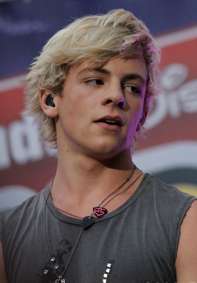 RossLPortugal's tweet photo. 16 years old                     26 years old

#HappyBirthdayRossLynch https://t.co/McjnFLxIZ9
