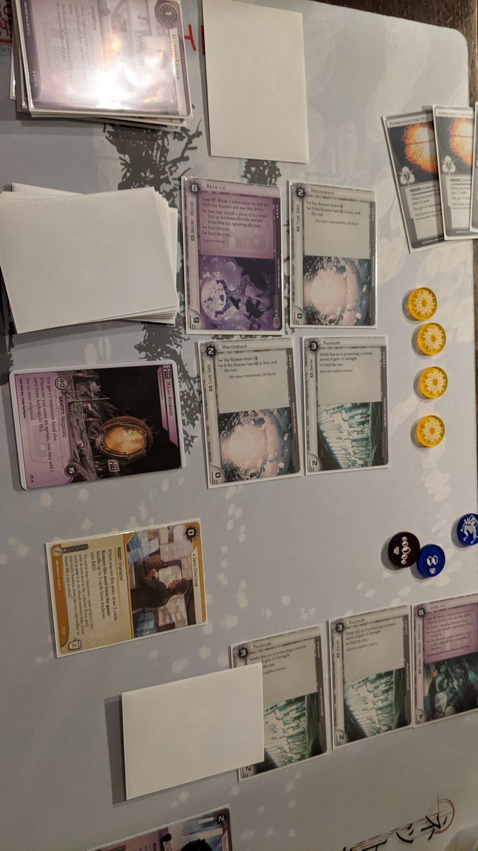 PsimonnrTokyo1's tweet photo. I introduced #Netrunner through the #nisei #systemgateway cards. I think we will get a new regular player. #gamenight #tokyo https://t.co/qczkdhrXOY