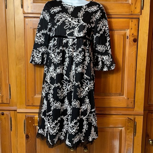 elifer09's tweet photo. So good I had to share! Check out all the items I'm loving on @Poshmarkapp from @ElcockTabb #poshmark #fashion #style #shopmycloset #rebeccaminkoff #rareeditions #stampinup: https://t.co/JqQKJz6tIT https://t.co/8dudrSZzz4