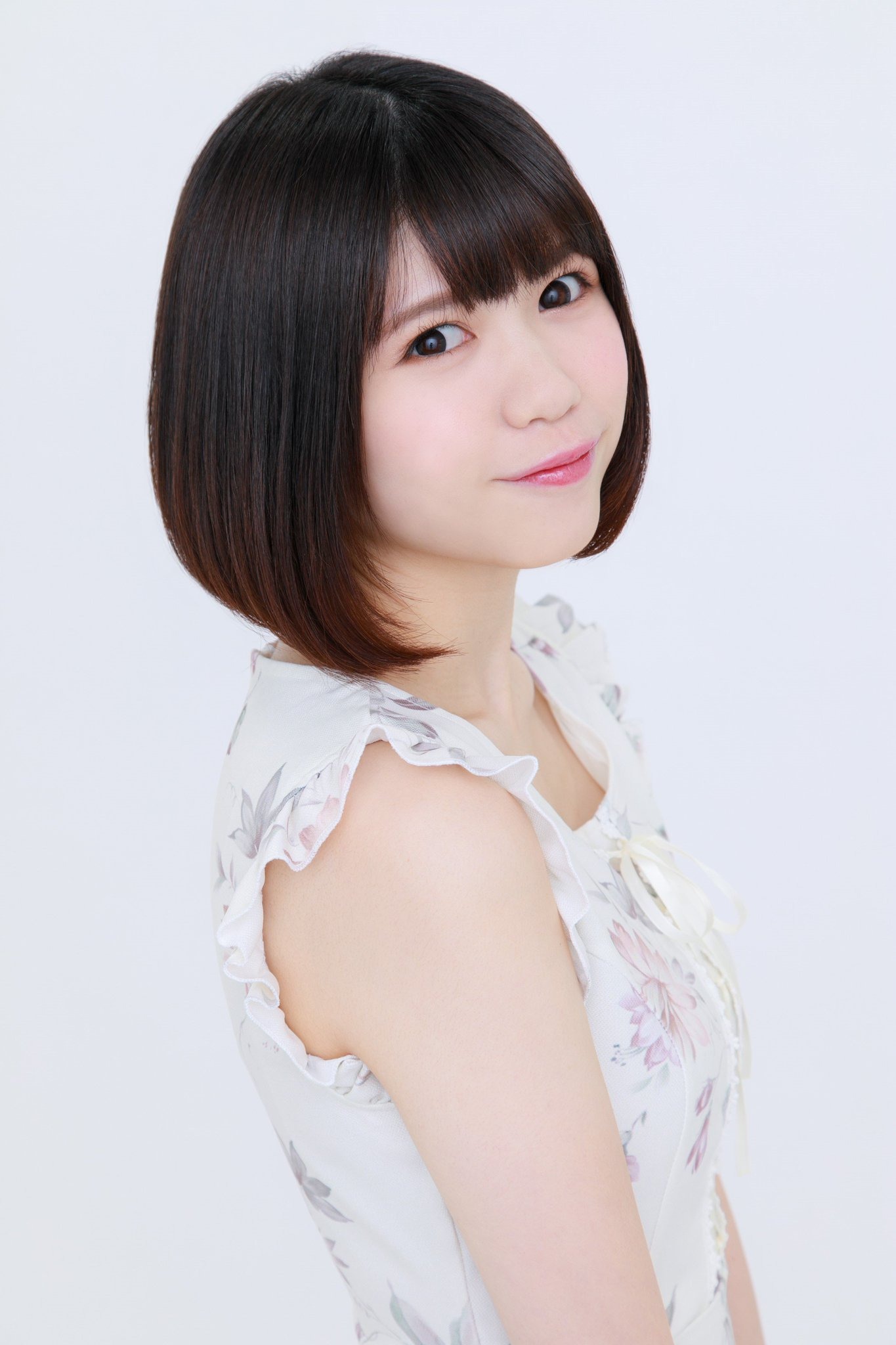 Kudasai on X: Se anunció que la actriz de voz Runa Narumi se retirará de  la industria el próximo 31 de diciembre. Su personaje en The Idolmaster:  Shiny Colors, Yuika Mitsumine, tendrá