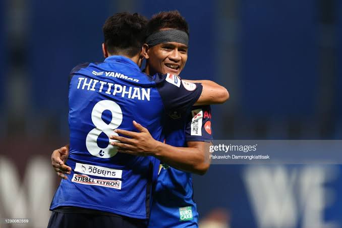 Terang aja menang ada pemain titipan
Liat tuh

Sabar aja ya semua ,
Belum berakhir kita bales di dangdut academy asia yuk