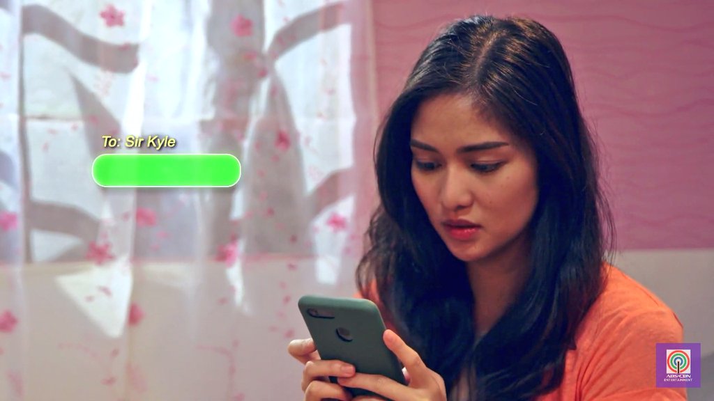 popoy__gonzales's tweet photo. Textmate yarn? Gusto ko itong subtle kilig scene ng KyRi ship!!! ❤💯
@iamjoshuagarcia @charliedizon_
#ViralAffection https://t.co/hptFQMWz1w