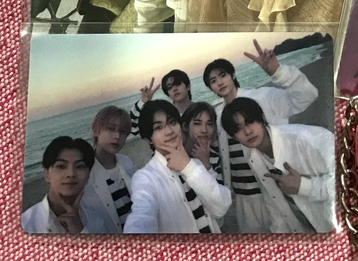lfheeki's tweet photo. wts/lfb ph

🗒 ❛ enhypen pcs
– ot7 m2u ld : 540 php
– jake weverse wv japan jpn pob : 700 php
– ni-ki m2u ld : 700

📩 dm to claim
⏳ 3-7 days reservation https://t.co/dvbnxvCRPx