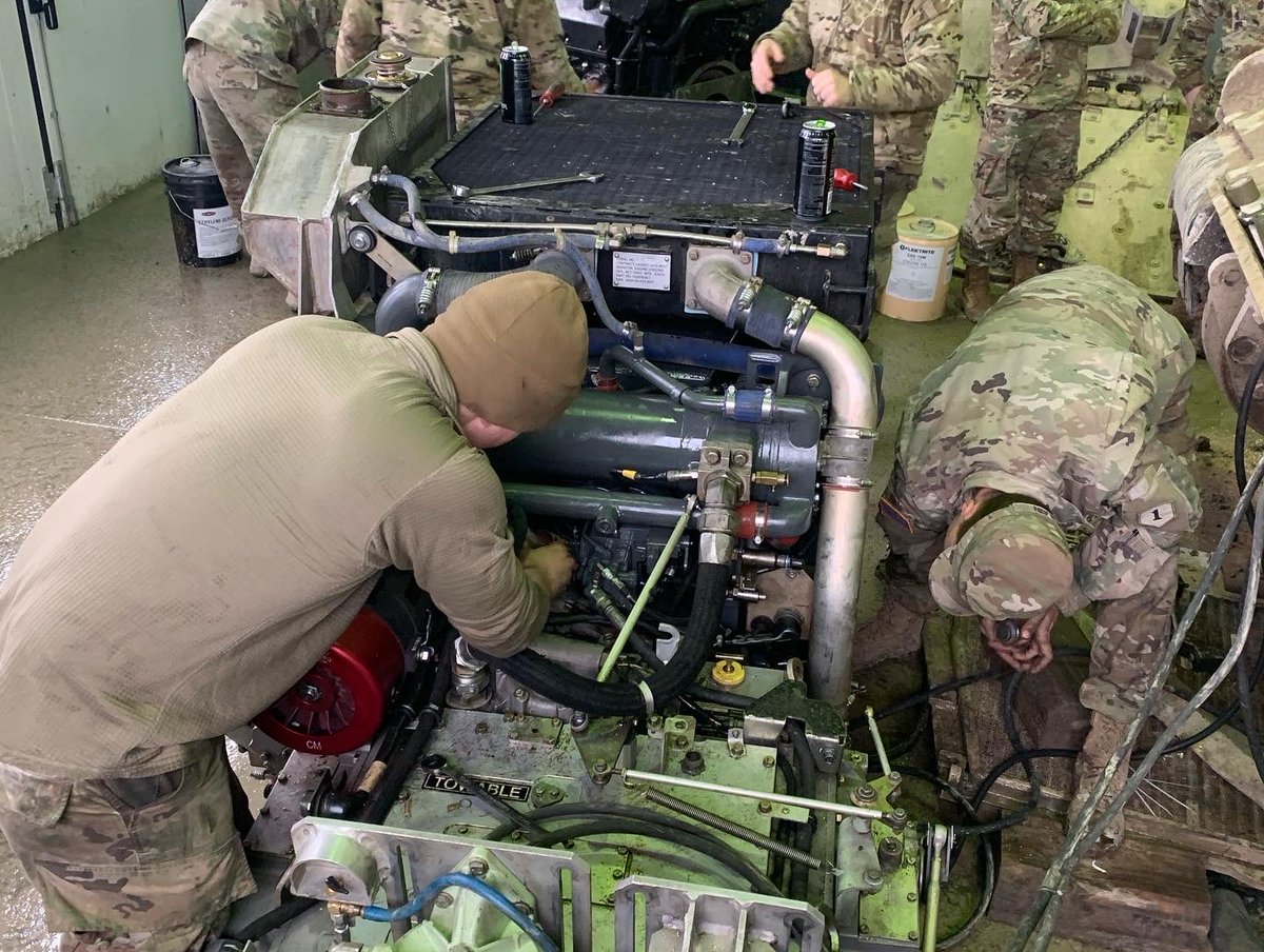 _BeMac19's tweet photo. #MaintenanceIsTraining Iron Rangers of 1-16 Infantry bringing up Bradley Fighting Vehicles as we get ready for the New Year in Europe! #AtlanticResolve #StrongerTogether @1abct1id https://t.co/PnDXg6BVNz