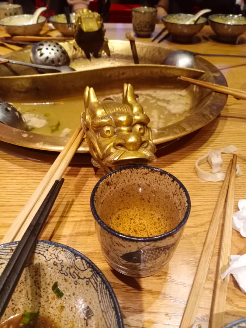 Lunalemoon_test's tweet photo. Morax drinking osmanthus wine caught in 4k https://t.co/6c0zkKwM3u
