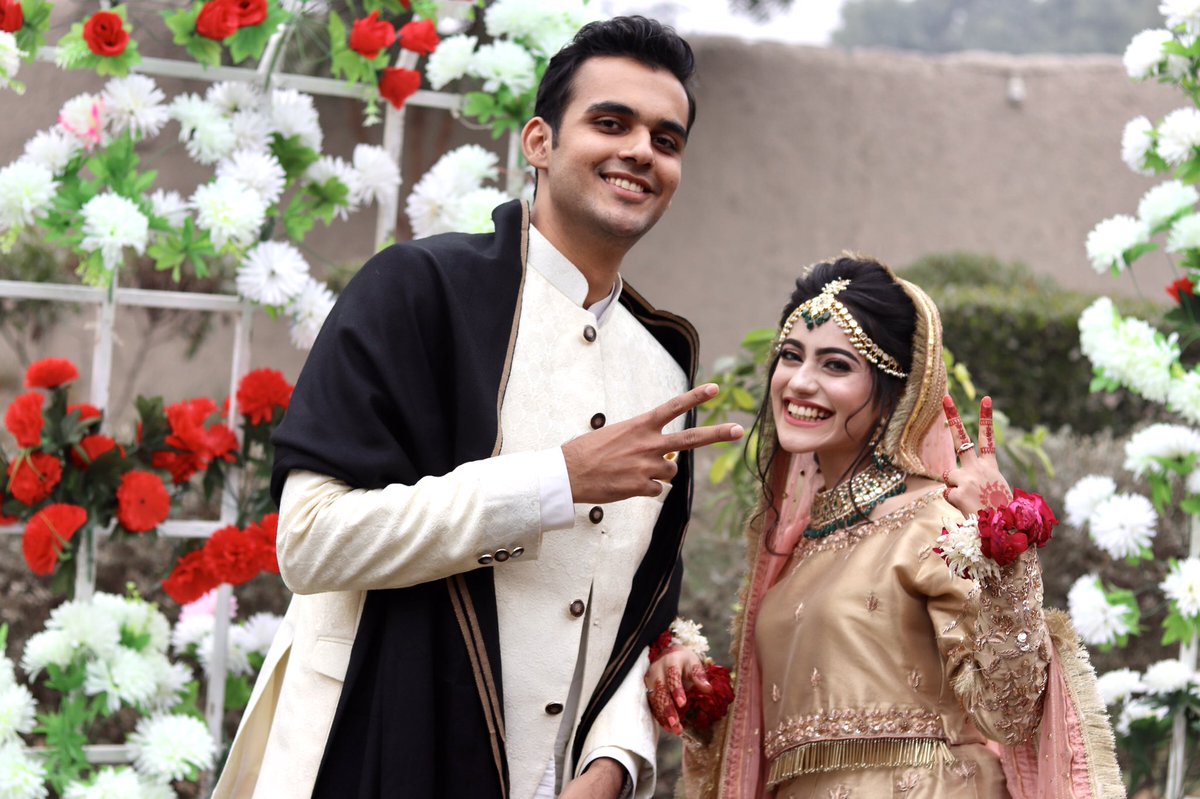 ajeeebyawrrr's tweet photo. Congratulations to my favvv couple… YOU GUYS LOOK SO ADORABLE TOGETHER https://t.co/TtggM3ajlm