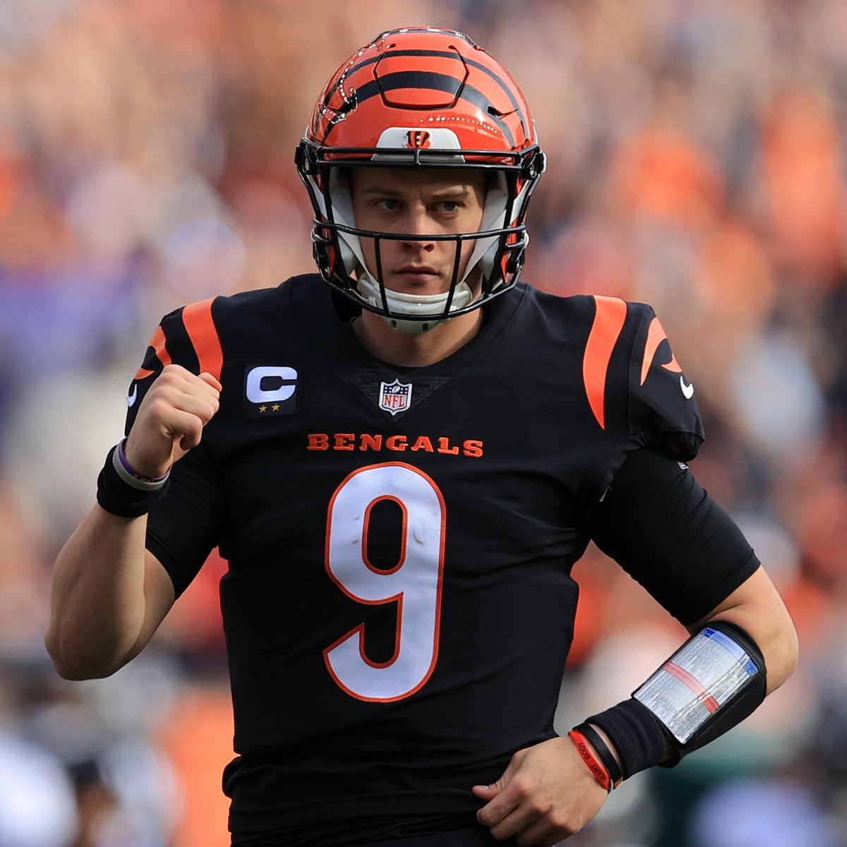 CincyProblems's tweet photo. Joe Burrow wins AFC Offensive Player of the Week! 👑 #ComebackSZN https://t.co/ZWXW8f7zdq