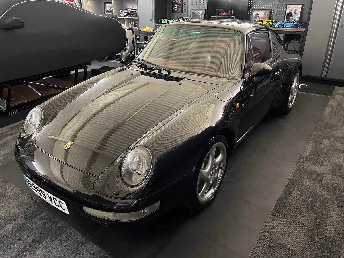 perfectionvalet's tweet image. Not quite as shiny as the RS when I started it but soon managed to recover the tired paint on this 911. #pv2021