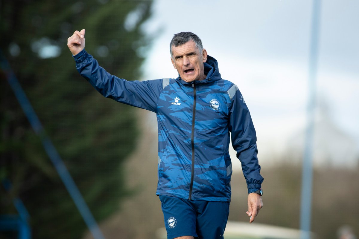 🆕👔 Otra alegría más: nuestro profesor José Luis Mendilibar asume las riendas del Deportivo <a href="/Alaves/">Deportivo Alavés</a>

👏 ¡Estaremos muy pendientes de ti, maestro!

#FamiliaCENTED #PrimeroTú