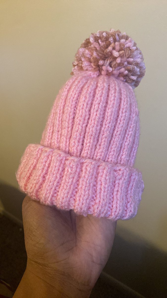aboogiea10's tweet photo. I knitted a hat for my daughter y’all🥺. https://t.co/qZcrgYppuY