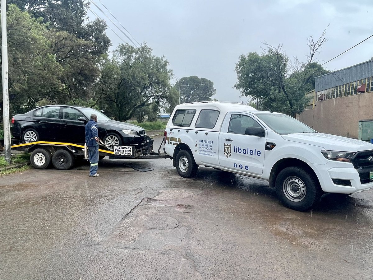 LibaleleLogist1's tweet photo. We thank Mr Mbowane for entrusting the delivery of his BMW 320i with us, from Bloem to Secunda.
#BloemTwitter https://t.co/MsZEbTdyJy