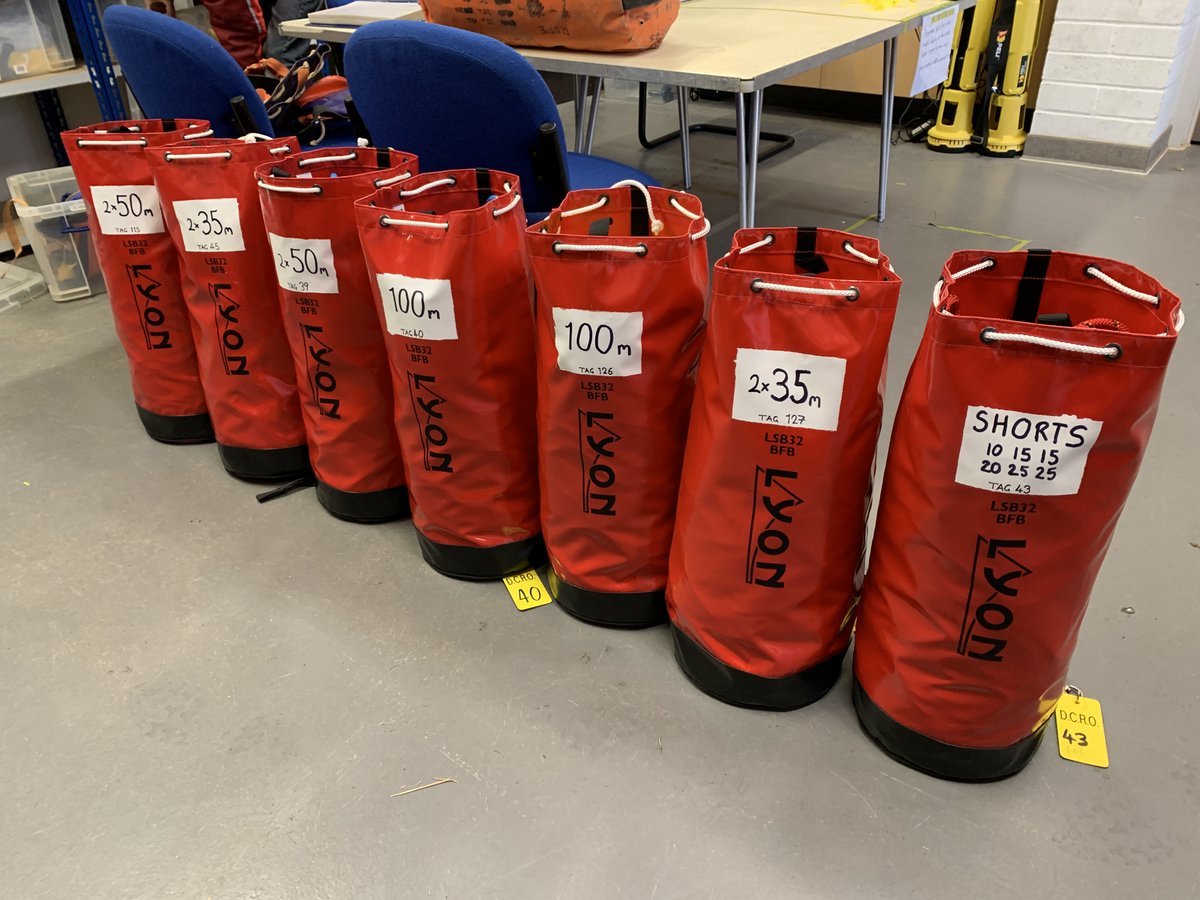 Derbyshire_CRO's tweet image. The stores team have been making use of time between Xmas &amp;amp; New Year to replace some of our worn out rope bags. We're colour coding &amp;amp; introducing new markings to ensure easy ID, even when plastered in Derbyshire cave mud!
We think the colour scheme is appropriately Christmassy🎅