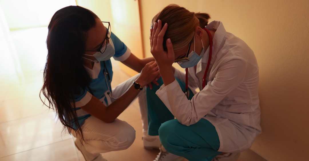 APTA_Geriatrics's tweet photo. Discover if you have burnout and how to manage it in the November 2021 issue of #GeriNotes. 

https://t.co/eo1F7Z3mqb #ageon #geriatricspt #FallFocusIssue https://t.co/JYE5NKUpY4