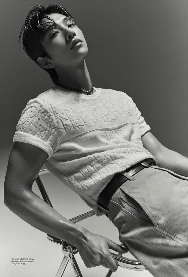 wonsberry's tweet photo. happiest birthday to one of the most caring human i've ever seen 🎉🎂 to mr. gentle sexy, i hope you have the greatest day ever~ ilyyy 🤍

p.s. i shall offer my fave photo of shua 🥰

HAPPY JOSHUA DAY 
#슈아가_뇨롱뇨롱_내려온_날
#WinterPrinceShuaDay 
@pledis_17 https://t.co/xbeYFcu27z