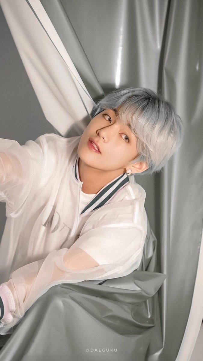 inofyn_ynner's tweet photo. Happy Birthday ✨🤤
#HappyBirthdayTaehyung https://t.co/Vfd9YsT6EO