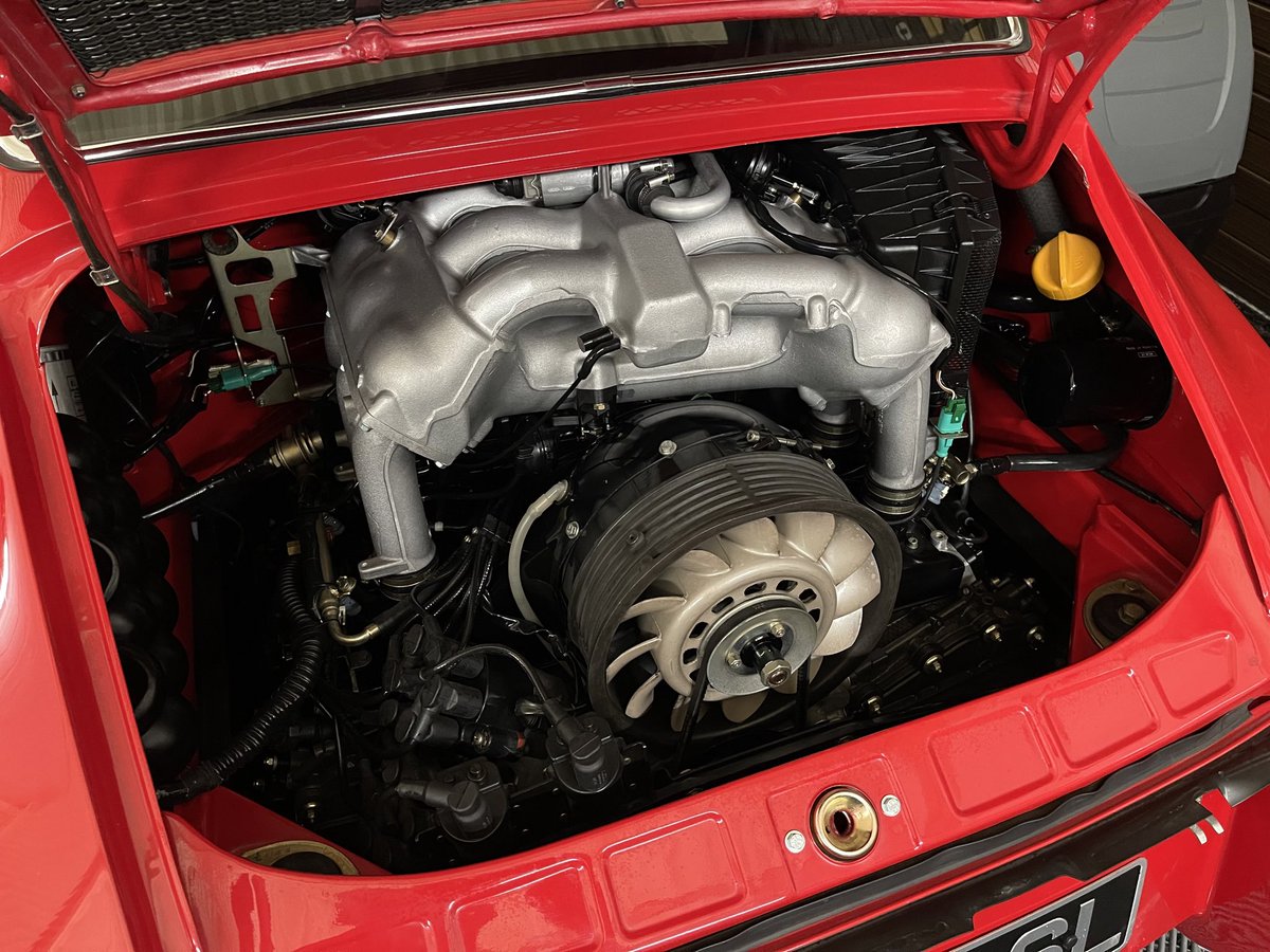 perfectionvalet's tweet image. Another couple of 911’s at PVHQ. The red one isn’t quite what it seems! #pv2021