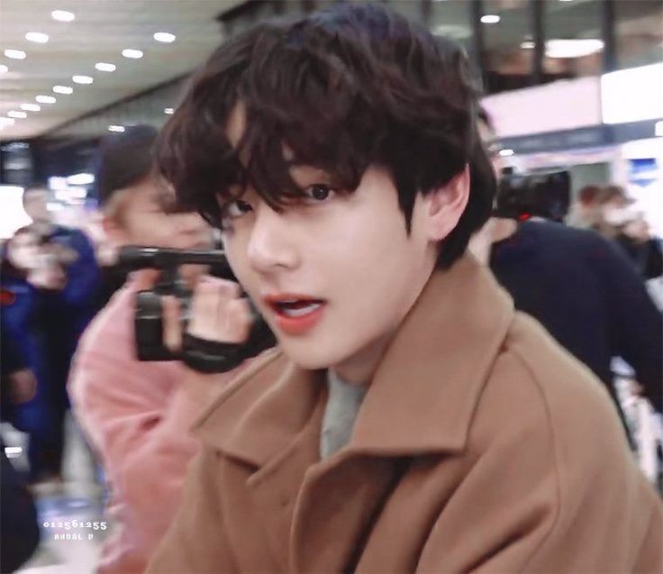 venuspjmx's tweet photo. tedy bear 💛 

#OurWarmGiftTaehyung
#MillionReasonsToLoveTae
#VOurGuidingLight
#UniVersalIconTaehyung
#StageCommanderV
#TodayWeSingWithV
#OurSummerInWinterV https://t.co/ETxliSpcGD