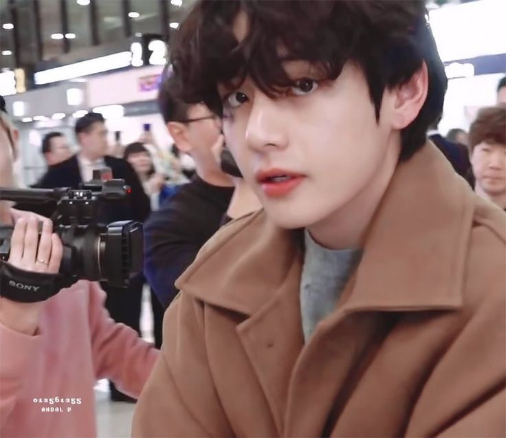 venuspjmx's tweet photo. tedy bear 💛 

#OurWarmGiftTaehyung
#MillionReasonsToLoveTae
#VOurGuidingLight
#UniVersalIconTaehyung
#StageCommanderV
#TodayWeSingWithV
#OurSummerInWinterV https://t.co/ETxliSpcGD