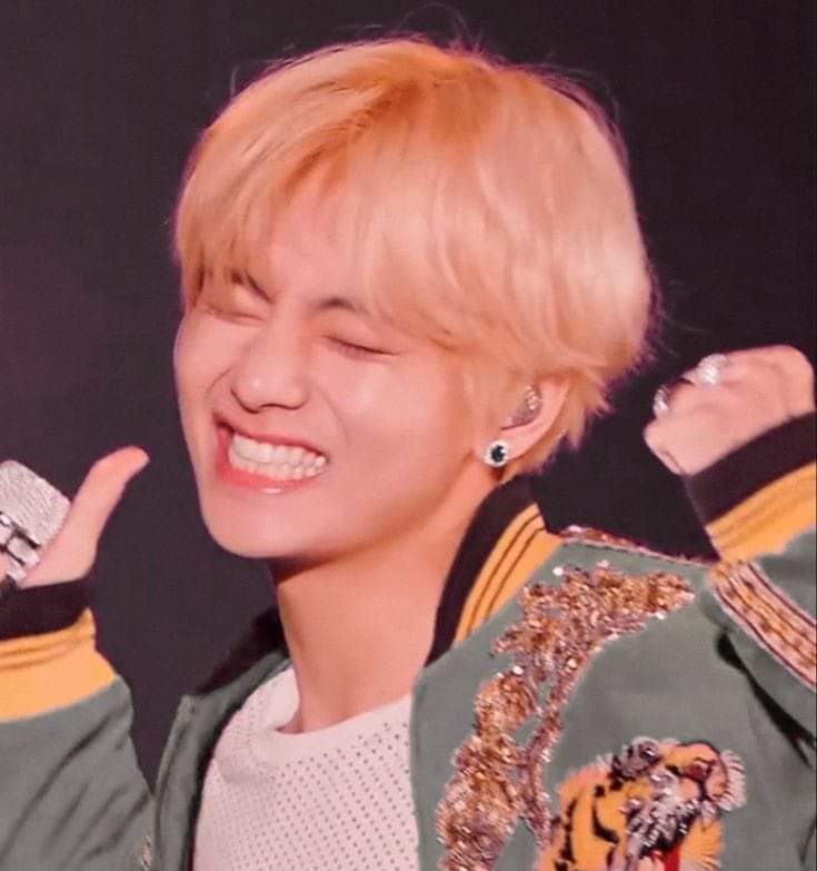 Duongng89213986's tweet photo. Happy birthday, my love.
Chúc mừng sinh nhật , tình yêu của em
#HappyBirthdayTaehyung 🎂💜🥺 https://t.co/SconB6WPY8