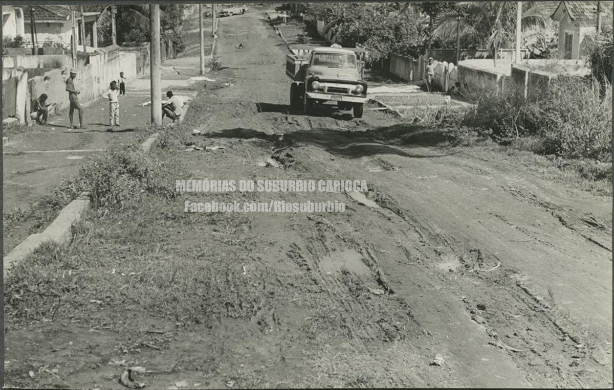 RioSuburbio's tweet photo. Irajá - 1966
Assim era a Rua Samin, em Irajá, no ano de 1966!
Curta @RioSuburbio
Acervo: @ArquivoBrasil
#Rio #Irajá #Acervo #pesquisa #orioantigo #oldrio #suburbiocarioca #Riosuburbio #memoriasdosuburbio https://t.co/mu8ud0DXUw