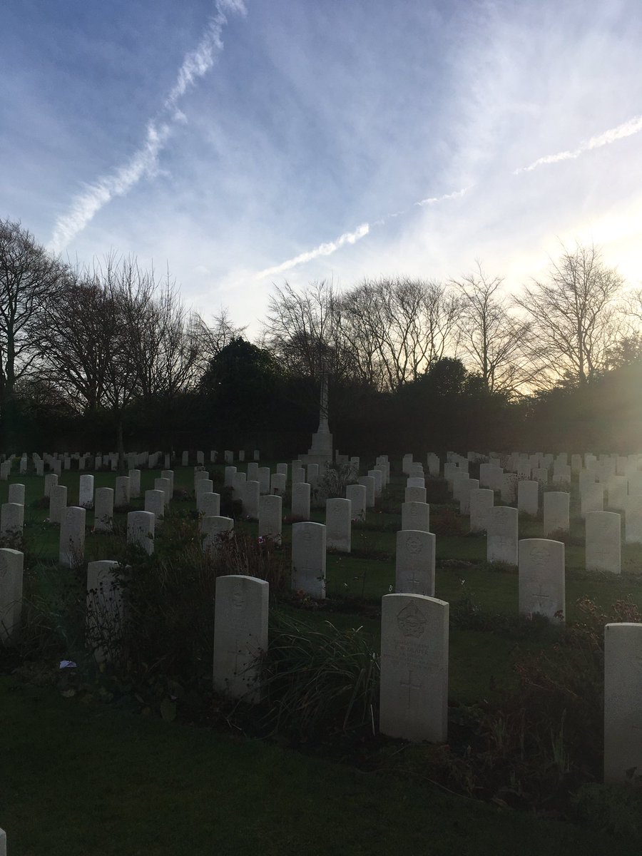 AndyJMAdams's tweet image. Last stop of the day at a windy #Stonefall Cemetery, #Harrogate with @LauraGrindon.  Paying our respects. #WW1 #WW2 @CWGC @GreatWarNerd
