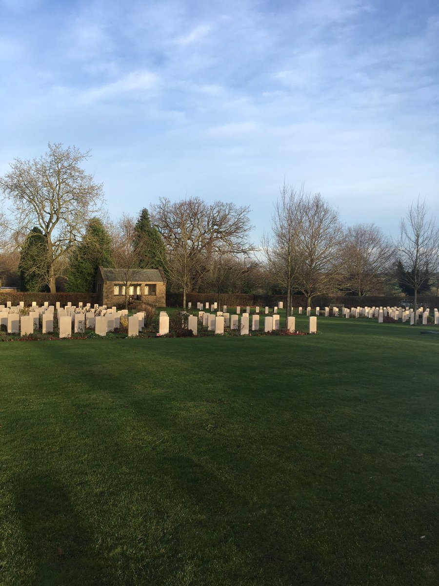 AndyJMAdams's tweet image. Last stop of the day at a windy #Stonefall Cemetery, #Harrogate with @LauraGrindon.  Paying our respects. #WW1 #WW2 @CWGC @GreatWarNerd