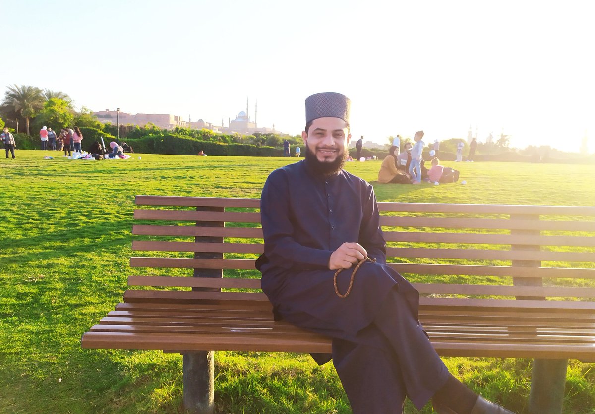 Muhamma87379156's tweet photo. صبر بھی رنگ لاتا ہے اور غصہ بھی،،،
مگر غصے کا رنگ محبت کے ہر رنگ کو نگل جاتا ہے جبکہ صبر کے رنگوں سے زندگی حسین ہو جاتی ہے. https://t.co/oHEcGs293z