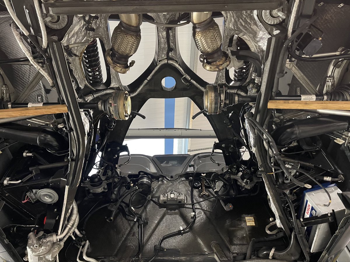 perfectionvalet's tweet image. A visit to RPM Technik and a very rare Porsche Carrera GT Zagato. I was asked to thoroughly detail the engine, bay and underside… #pv2021