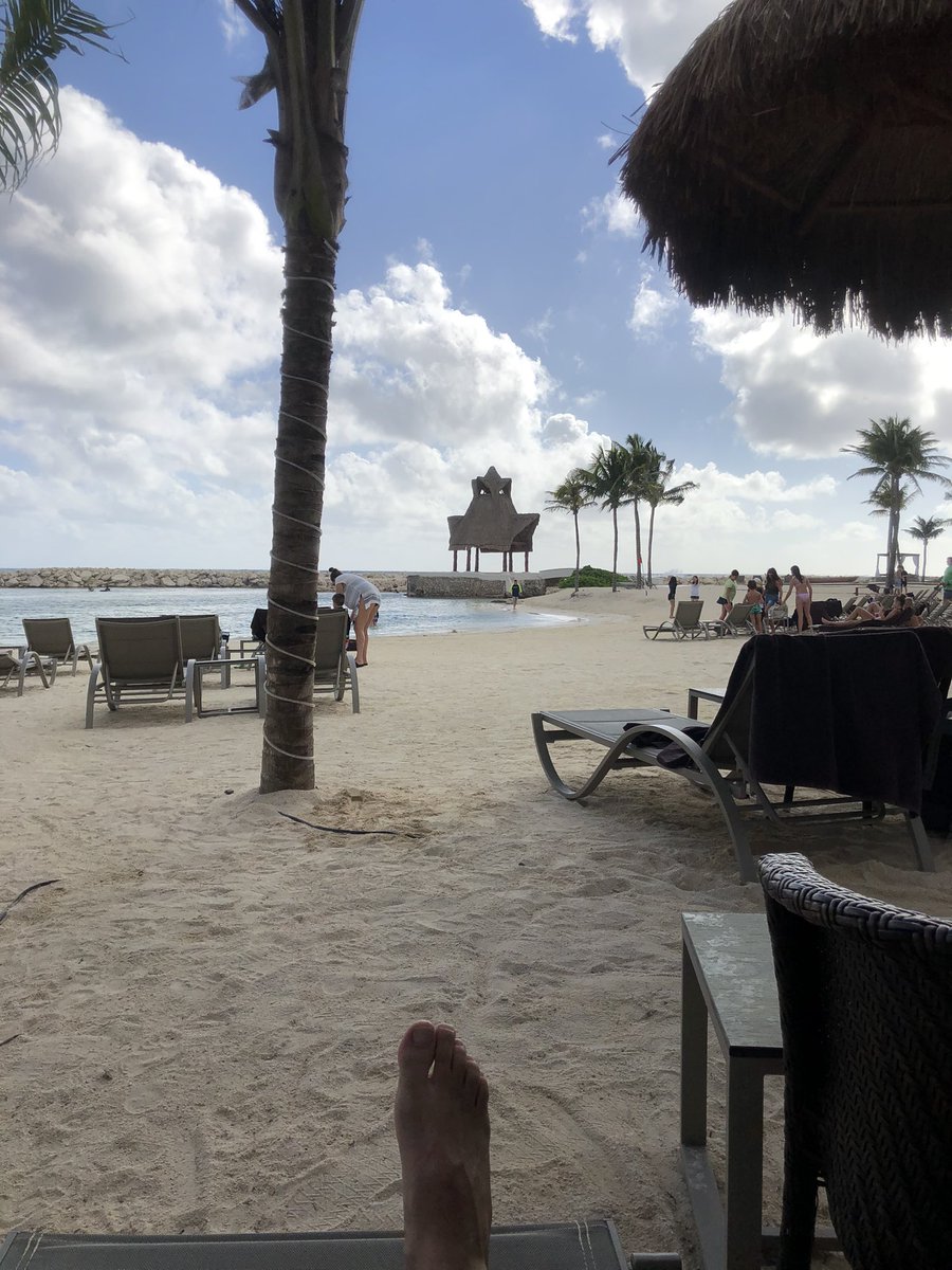 jgoehring74's tweet photo. @FloRacing watching the shoot out on the beach in Mexico!!!! https://t.co/u82CHVrPaG