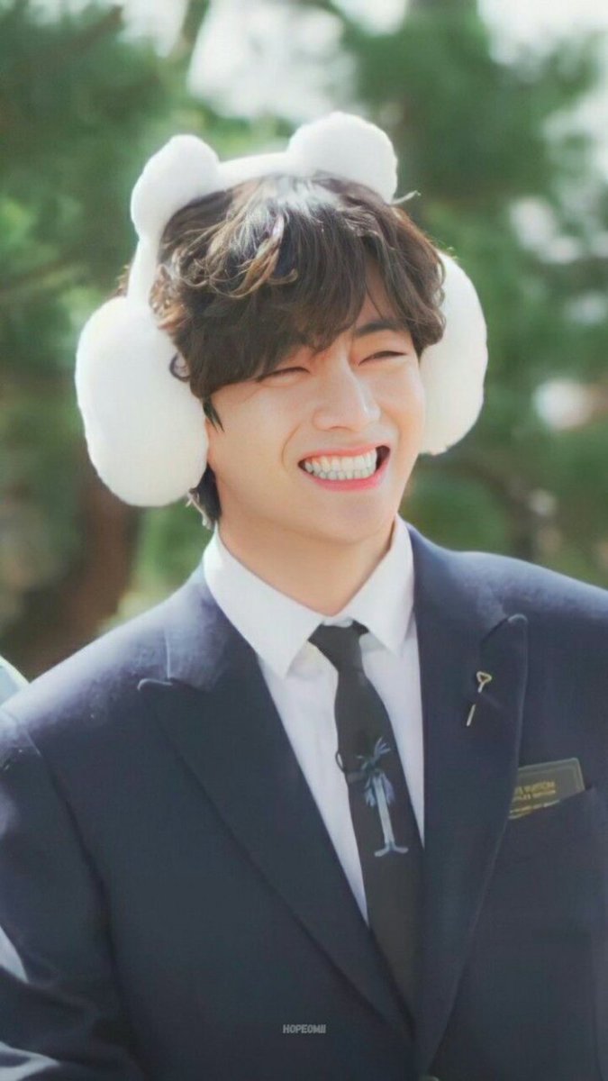 newpiepel's tweet photo. HBD to this man who can made me fall in love,i can't explain howmuch I love you,but just remember this you change my life.I still love you until I can't typing and talking how much I love you,taehyung-ah please enjoy your birthday and stay healthy #HappyBirthdayTaehyung @BTS_twt https://t.co/ixgZMFGoiD