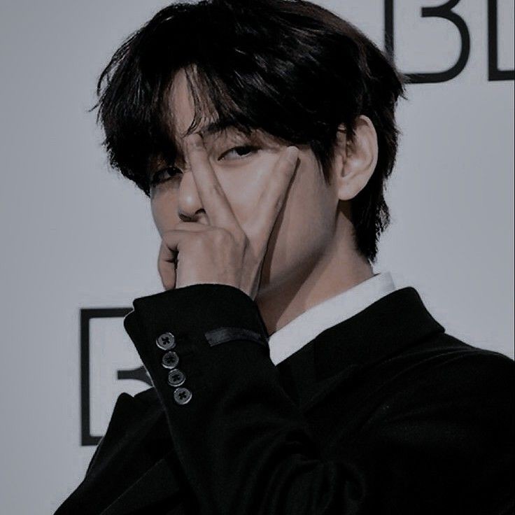 bts_pk_projects's tweet photo. Happiest Birthday to the one person whom taught us all that it is okay to see things with a different prospective than others,Loads of well wishes to the one whom blessed us with his soulful masterpieces throughout all these years,Thank you so much for not giving up on us,Tae💜. https://t.co/pUk8Utr2mJ