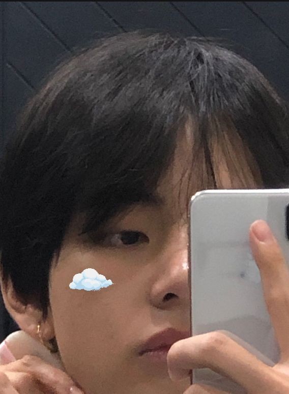 ViiDwi's tweet photo. #HappyBirthdayTaehyung https://t.co/lKOnNzY7Uw