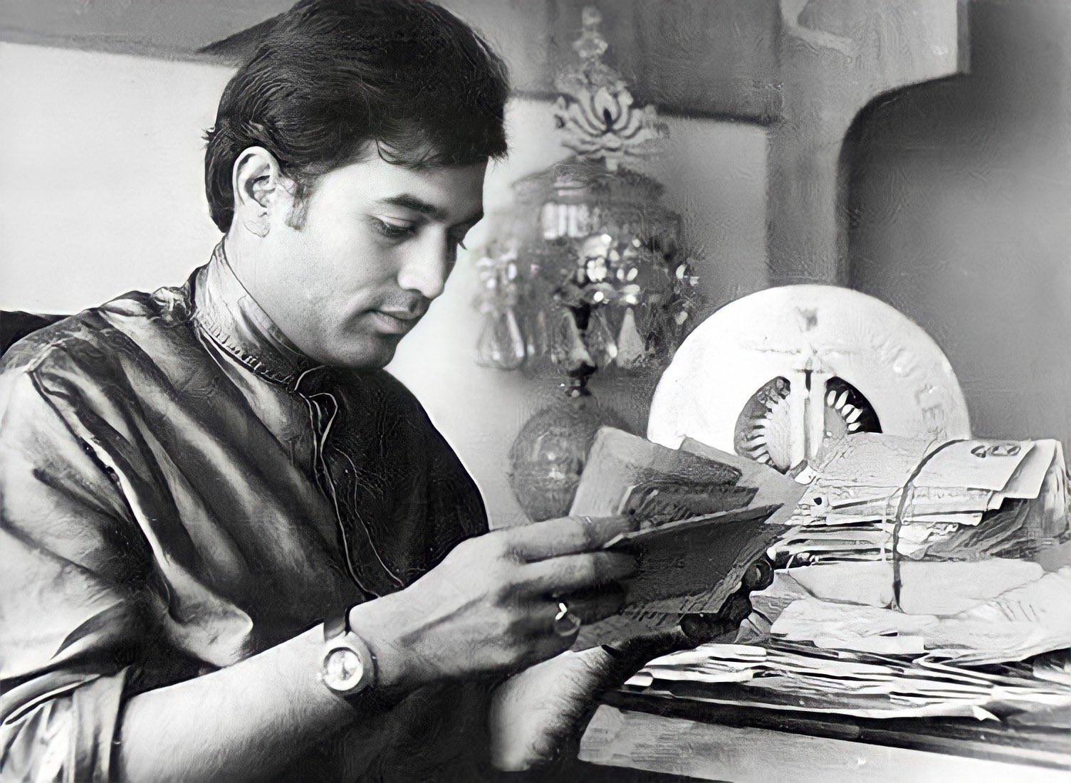 A MAGIC A PHENOMENA A CHARISMA RAJESH KHANNA
Happy Birthday Super Star 