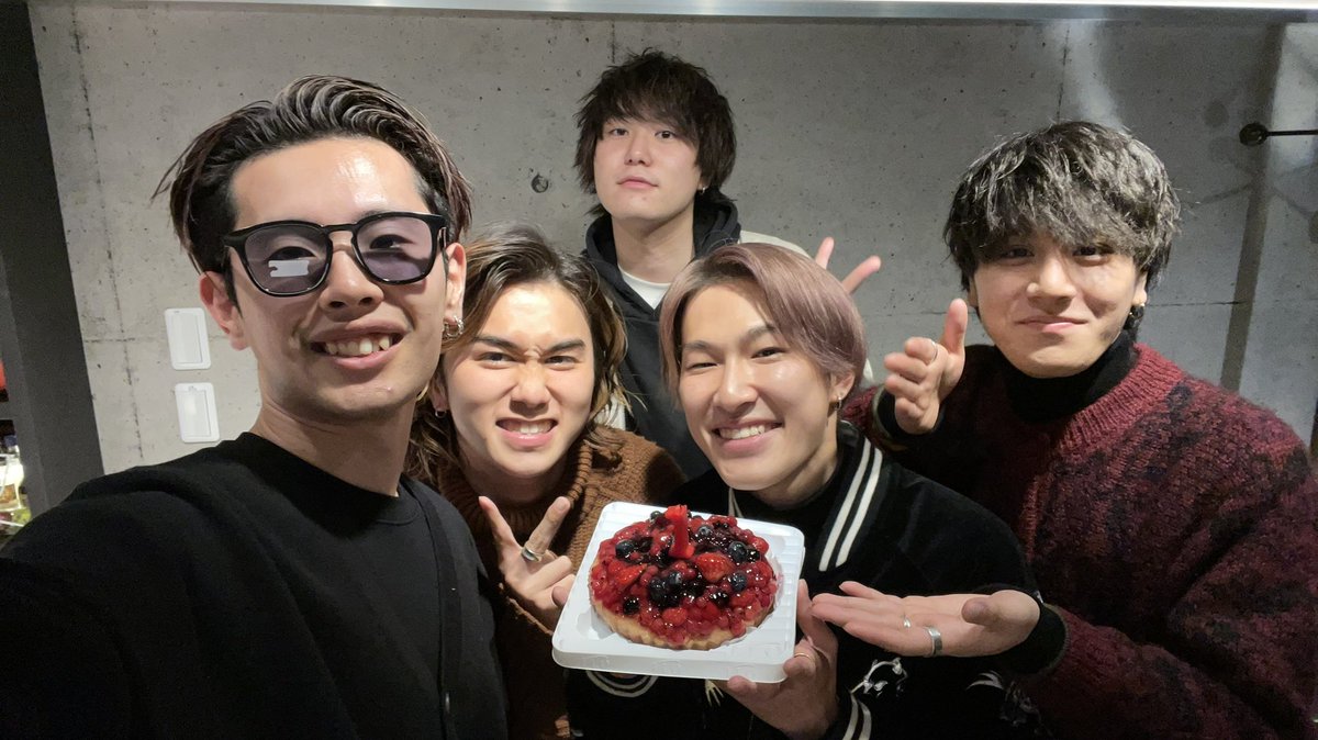 _Fumiya09's tweet photo. 俺ら2度目の１万人達成おめでとう㊗️🎊 https://t.co/z7B2eDQr3r