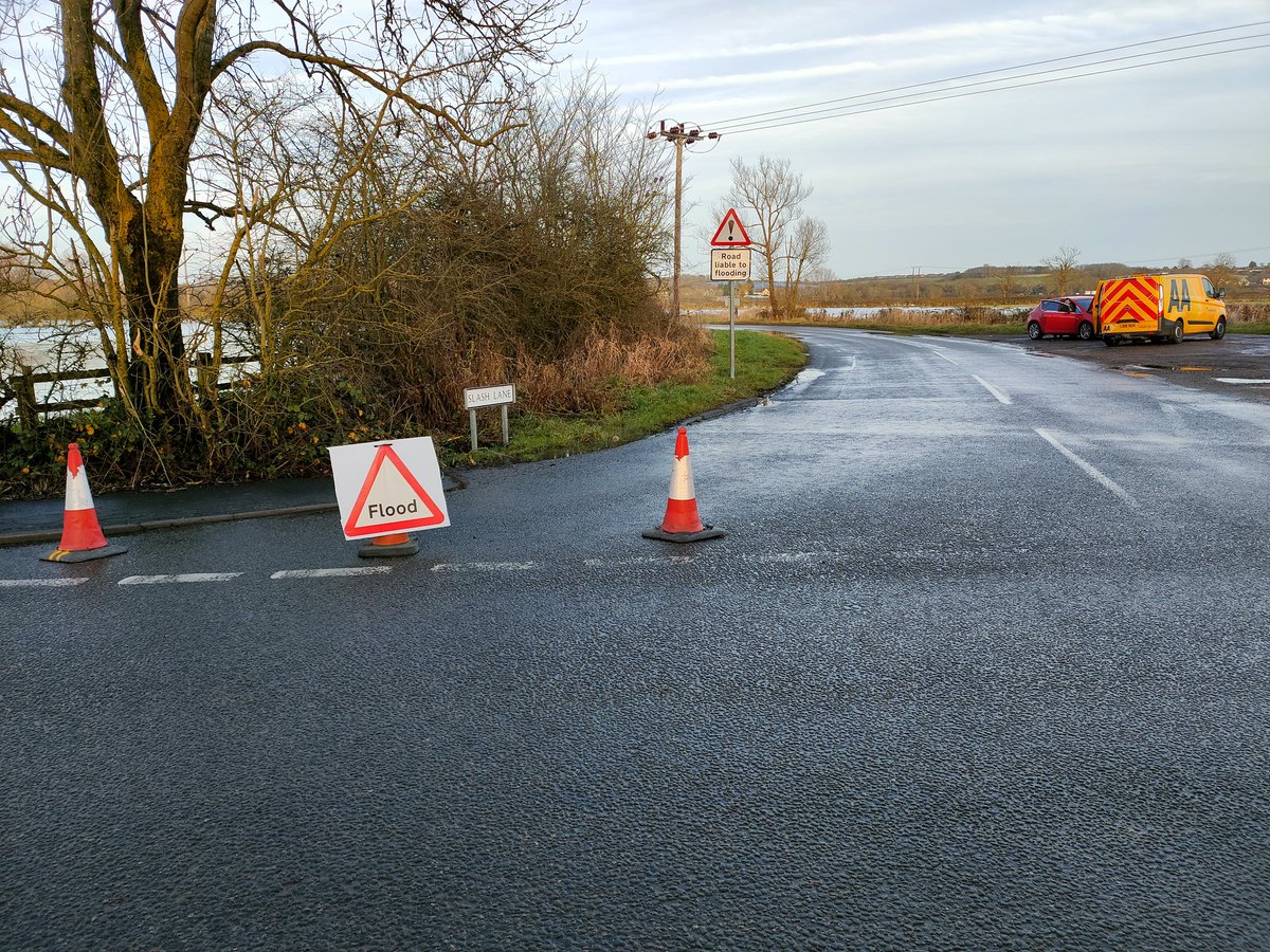 tinaonions's tweet photo. Flood Patrol Update 3pm 29/12/2021.

Slash lane, Sileby &amp; Churchill road, Thurmaston remain Impassable/Closed 🚧 due to Flooding ⚠️.

Please use alternative routes allowing extra Journey time, DON'T BECOME A #FloodVictim which wastes Emergency 🚒🚓🚑🚙🚨 Resources.

@tinaonions https://t.co/1WONtrfcr2