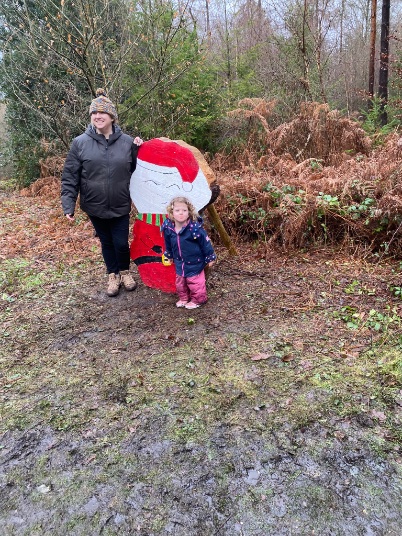 Hells_Bells0506's tweet photo. Lots of outdoor fun, hunting for snowmen this afternoon at @EnglefieldUK #SnowmanFun #SnowmanTrail https://t.co/VS1SDaAD1y
