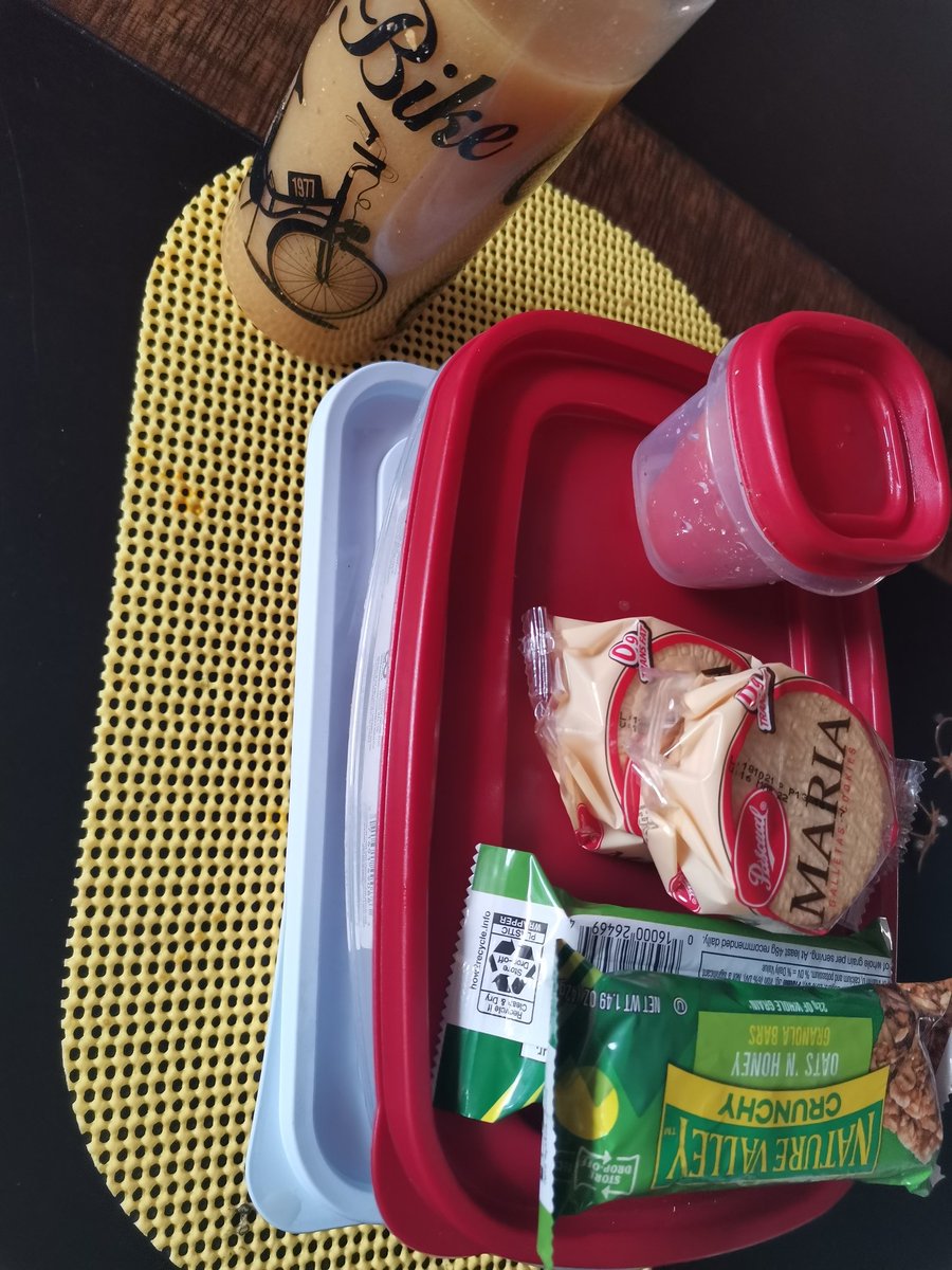 LyndaLuna06's tweet photo. Estamos listos, a todos los que donaron efectivo ahi esta el comprobantedel super, las donaciones ahi estan, los libros y llevo una comida casera para mi media hermana que fue el motivo de mi causa a la visita a #CEFER #Agradecida https://t.co/iM5sKY22ct