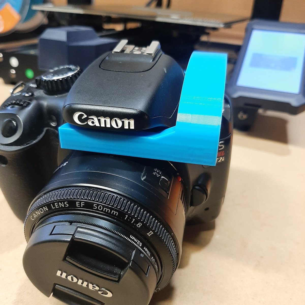 alberta3d's tweet photo. 📸 My mount for my DSLR camera to hang from the ceiling is finished!
I will upload it to https://t.co/fkhyXdl9SD
this evening.
@Canon fans. Can you tell me if this will fit other Canon rebels?
I designed it to fit the t2i
#eosrebel #3Dprinting #canonphotography #photography https://t.co/7GXkw50cay