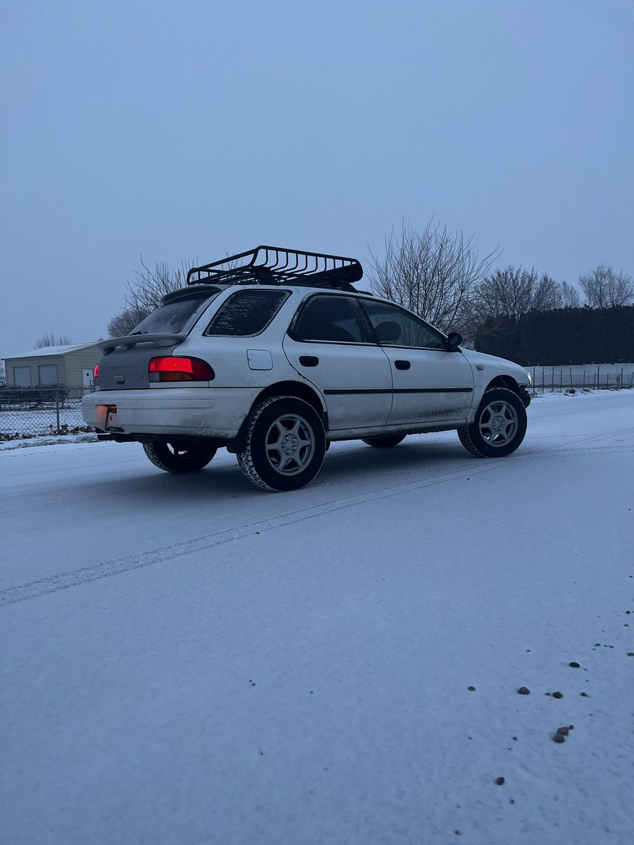 xaycob's tweet image. Twitter sees it first: wagon is officially winter certified