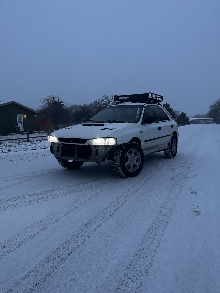 xaycob's tweet image. Twitter sees it first: wagon is officially winter certified