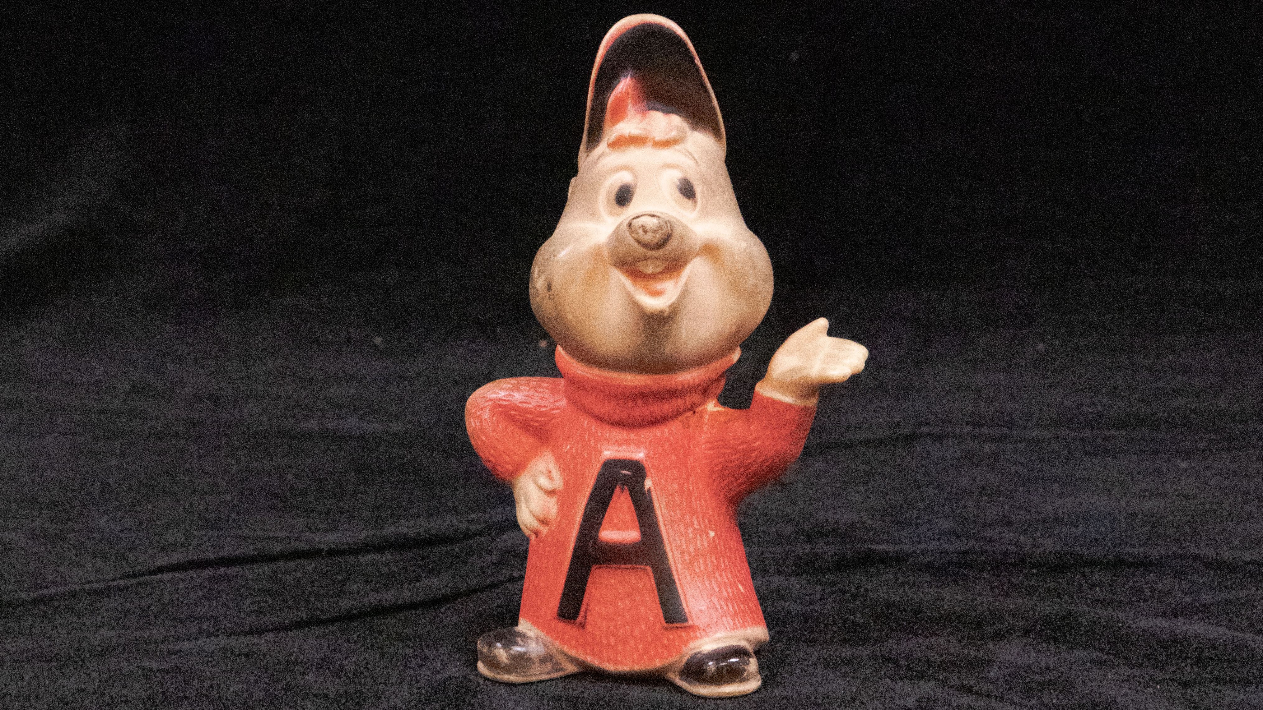 FBI on X: The #FBI's December #ArtifactOfTheMonth is a statuette of Alvin,  a chipmunk from the fictional band Alvin and the Chipmunks. Our agents once  placed a listening device—or “bug”—inside this toy
