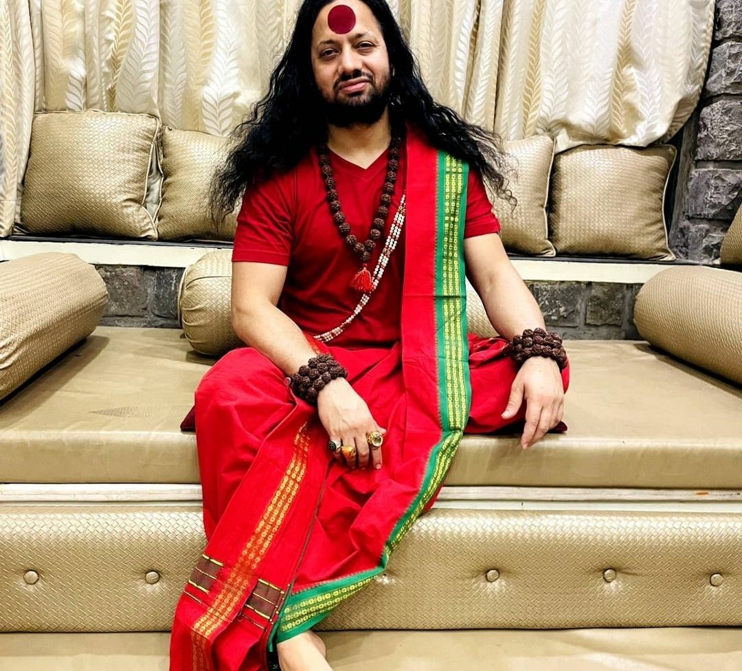 Subhash20728649's tweet photo. श्री कालिच��न जी महाराज।
माँ काली के पुत्र,
श्री महर्षि अगस्त्यमुनि के शिष्य,
जिनके कंठ में साक्षात माँ सरस्वती विराजमान हैं।
तुम्हारी पीढियाँ समाप्त हो जाएगी, साक्षात देवी जिनके साथ चलती है,उनका विरोध किया तो।
#wesupport_KalicharanMaharaj https://t.co/jGLffDEwwd