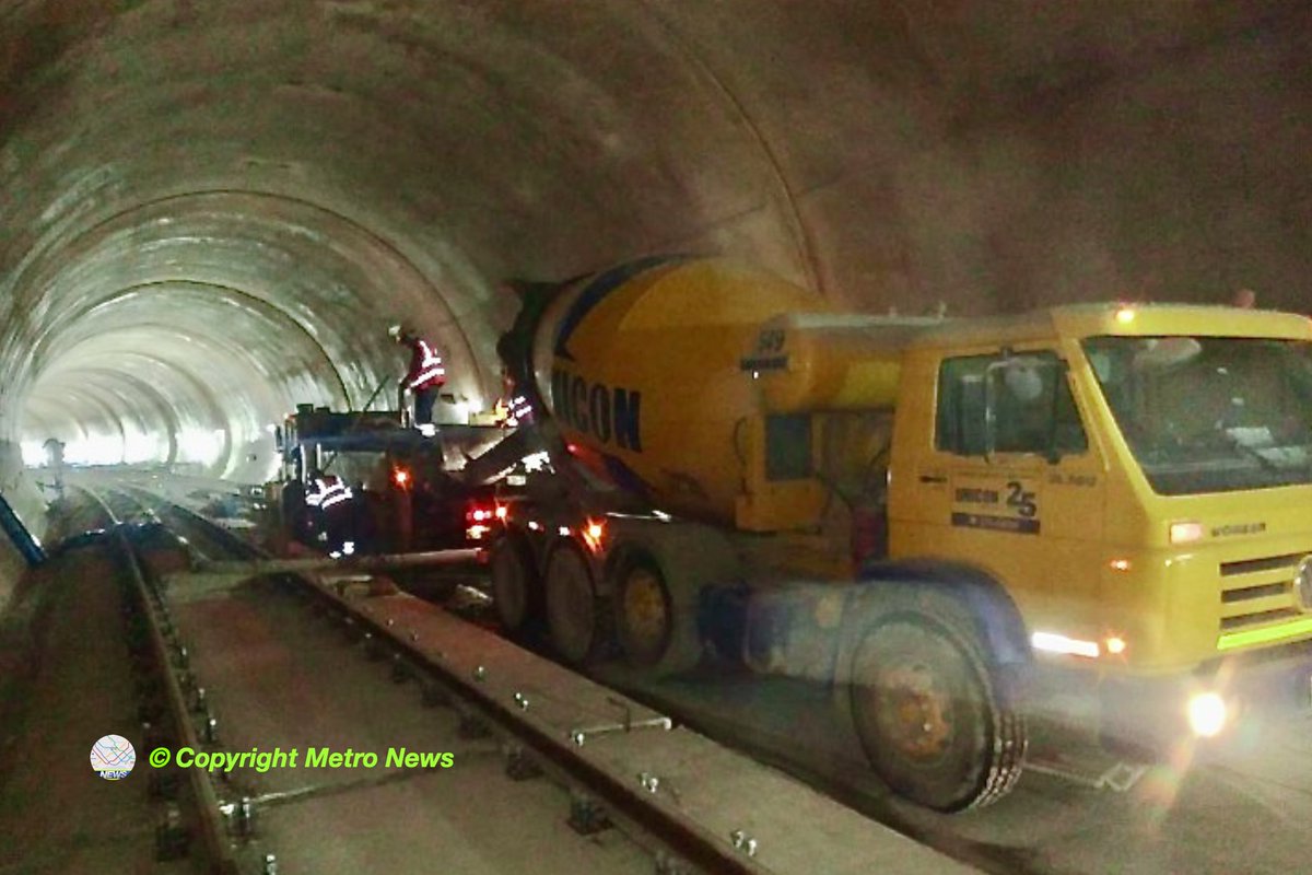 MetroNewsLMC's tweet photo. Trabajos de montaje de rieles y vía en placa en Etapa 1 -B NATM de Linea 2 del Metro de Lima y Callao #MetroNews #Alvac 🇵🇪 🚧 🚇 @ALAMYS2021 @JaimeChincha @mabel_huertas @jdealthaus https://t.co/VPqD0MvSpI