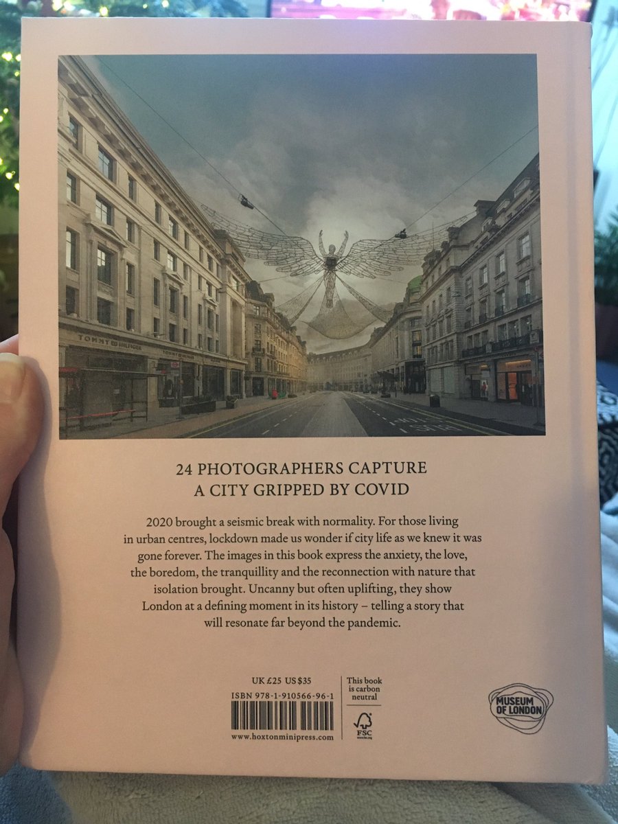 kateweasel's tweet photo. Book 17/2021: Brilliantly and beautifully captures what we’ve all experienced over the past 18+ months 

@HoxtonMiniPress @MuseumofLondon 
#londoninlockdown #londonphotography #lockdownphotography #photography #waterstones #artastherapy https://t.co/b8MCLXtQZu