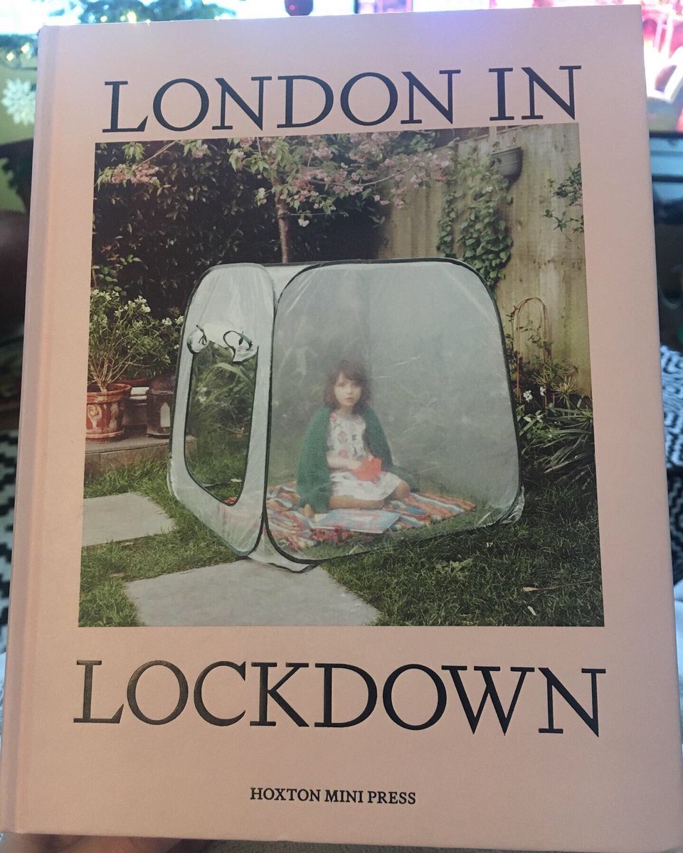 kateweasel's tweet photo. Book 17/2021: Brilliantly and beautifully captures what we’ve all experienced over the past 18+ months 

@HoxtonMiniPress @MuseumofLondon 
#londoninlockdown #londonphotography #lockdownphotography #photography #waterstones #artastherapy https://t.co/b8MCLXtQZu