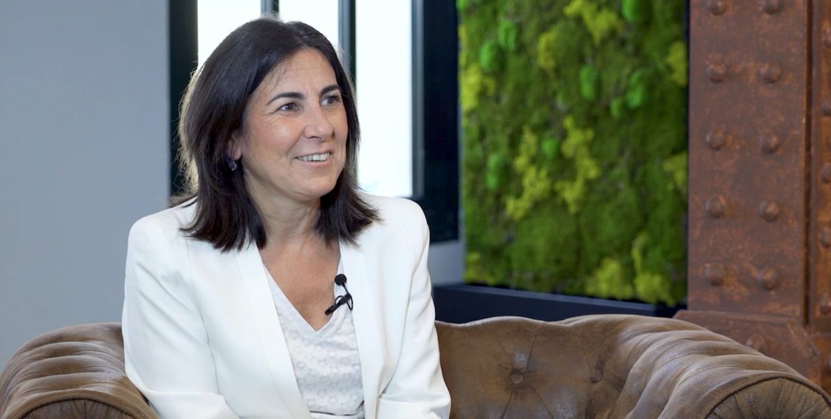 TelefonicaTech's tweet photo. ¡Muy orgullosos de nuestra CEO! MªJesús Almazor         (@almazormjesus) dentro de la lista de las 25 mujeres más influyentes de España. 

¡Enhorabuena! 👇 Vía @Merca20 
https://t.co/EQ53uKUIwx https://t.co/18OIdAAcf5